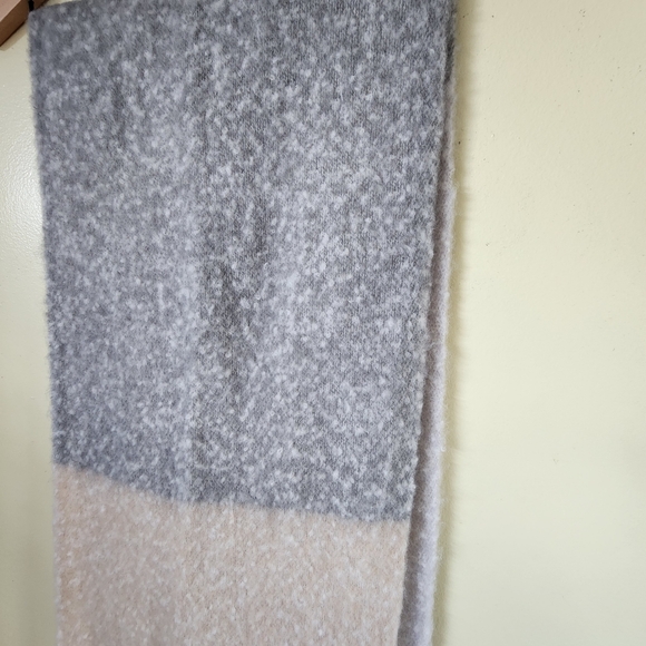 Colourblock Fringe Scarf - Picture 6 of 8